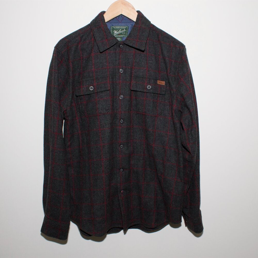 Woolrich 100% wool charcoal plaid flannel for men, size small